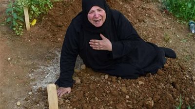 من حوالي خمس سنين ټوفي زوج أختي وأولادها الثلاثه  